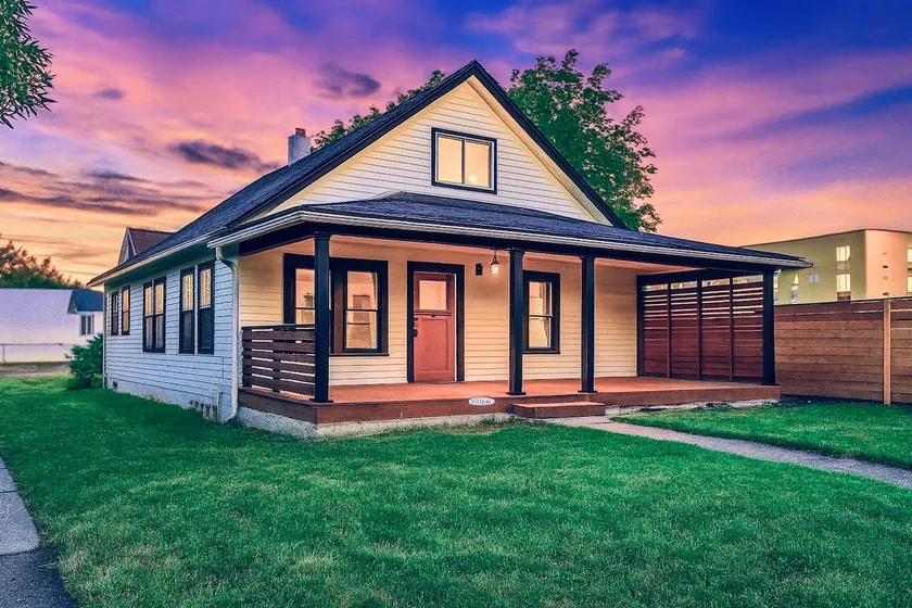 Cozy 3BR • Walk to Downtown & Pacific University - Image 1