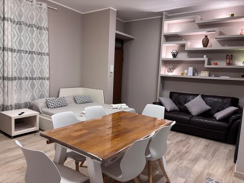Dana's apartment - Image 1