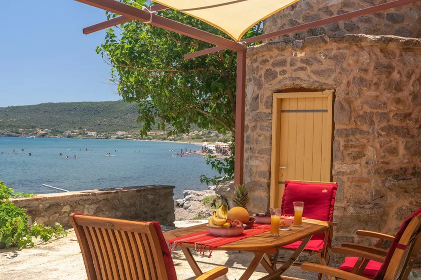 “Kamini”, a stone house by the sea - Image 1