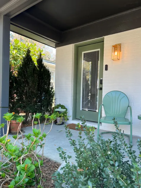 3rd Street Hideaway - Image 1