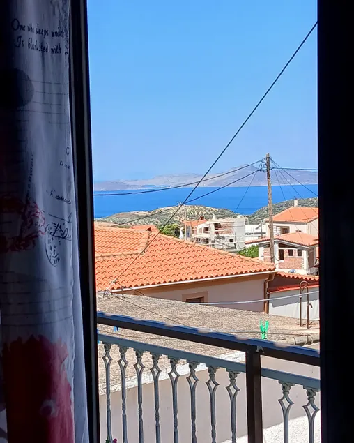 Livanos Apartments - Image 1