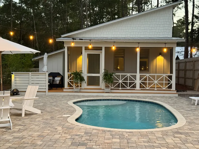 The Firefly Poolside Cottage close to all of 30A - Image 1