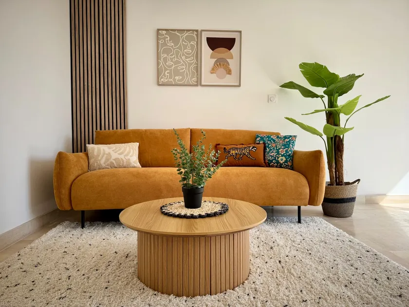 Bright apartment with garden - Image 1