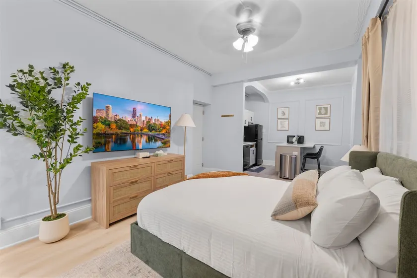 Quiet Hyde Park Studio Close to UChicago and Lake - Image 1