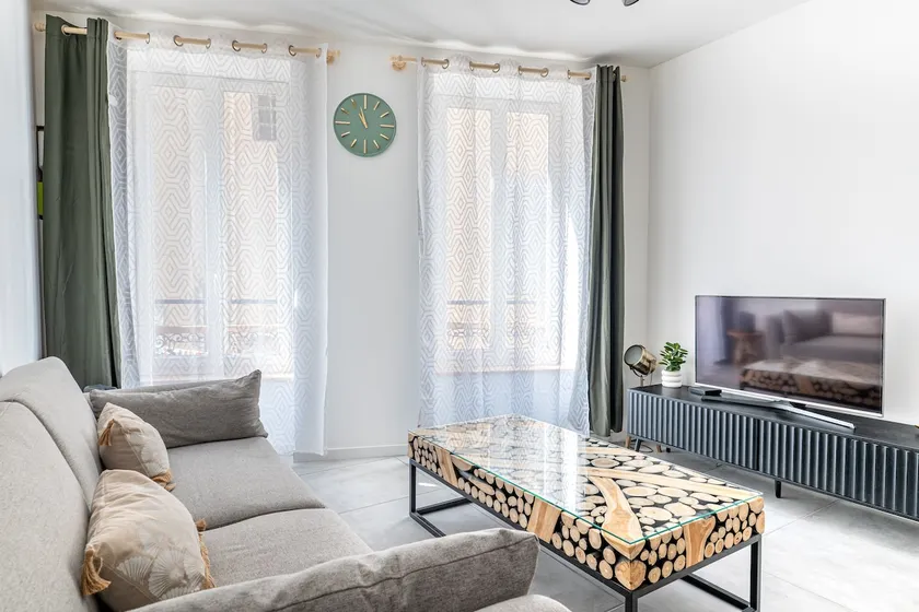 Apartment in the center of Veynes - Image 1