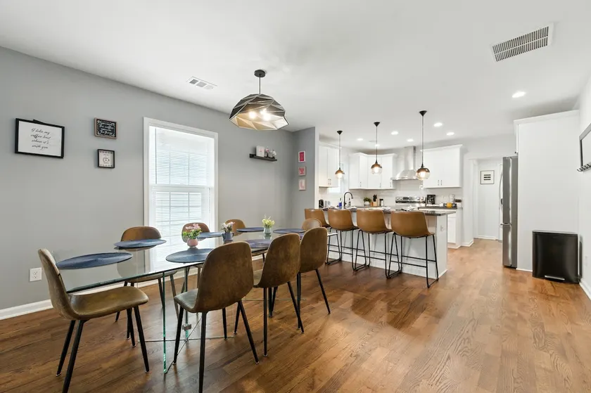 Stylish 4BR Entire Home in ATL Hotspot with Garage - Image 1