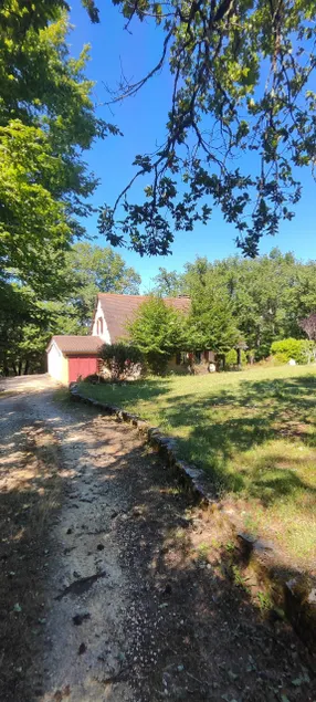 The ”little estate” on the edge of the forest - Image 1