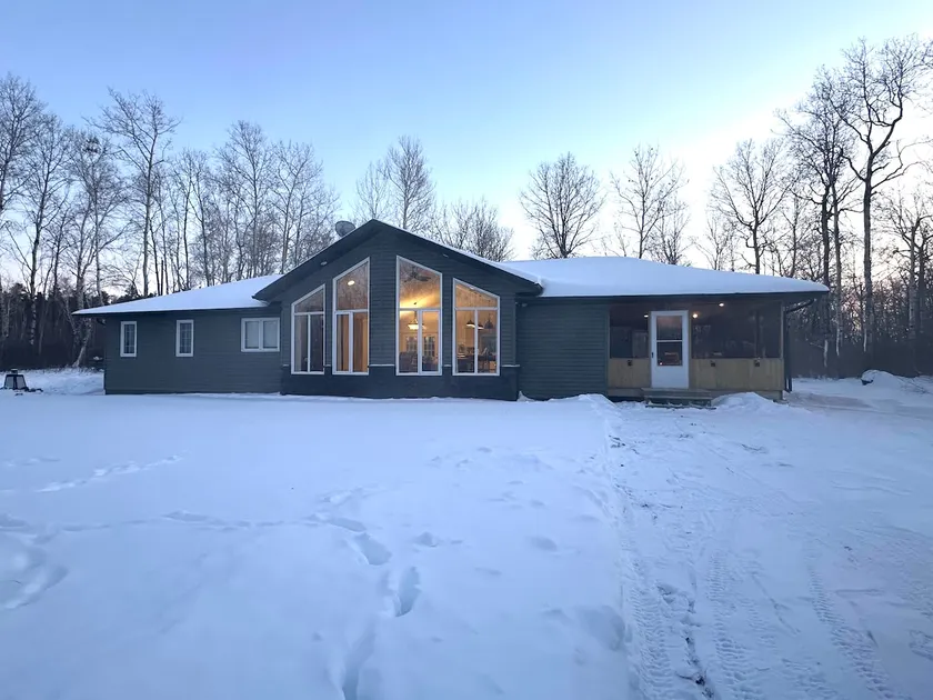 The Seasons Cabin - Image 1
