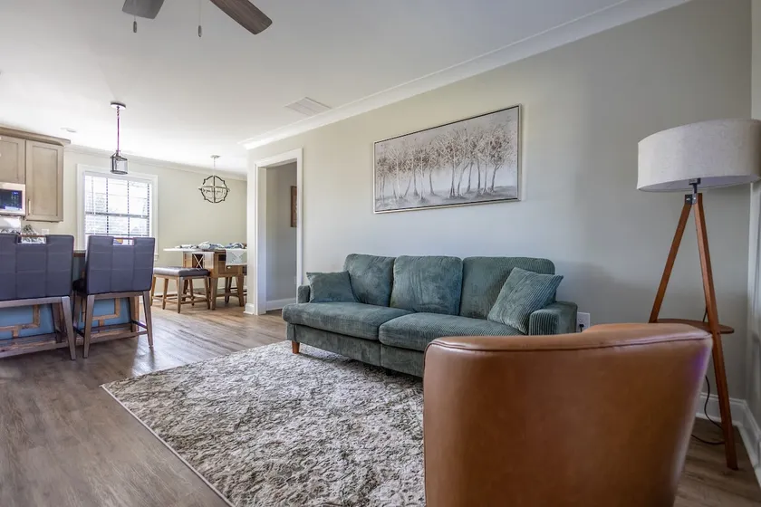 2 Kings | Near Tunica | Fire Pit & Screened Porch - Image 1