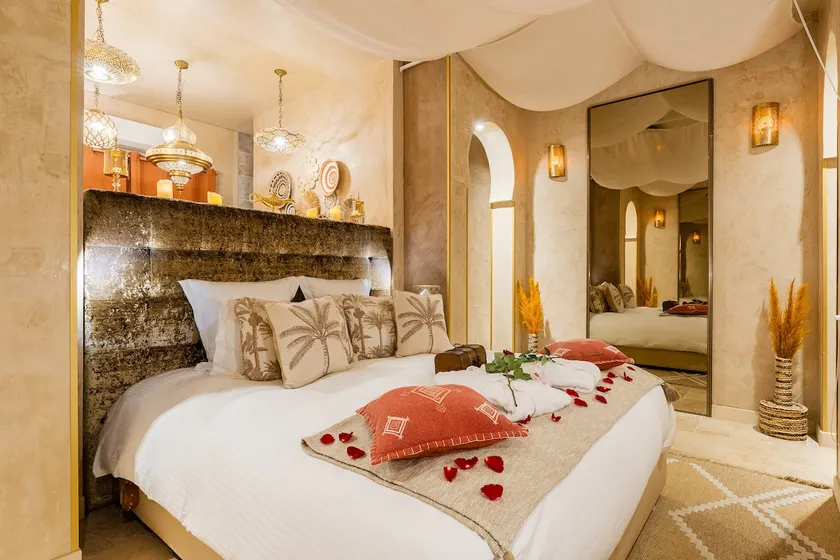 Exceptional suite • XXL hot tub • Secret room - Image 1