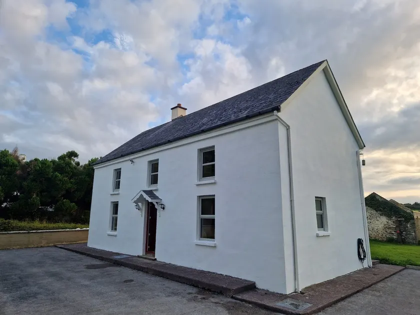Goulane Farmhouse - Image 1
