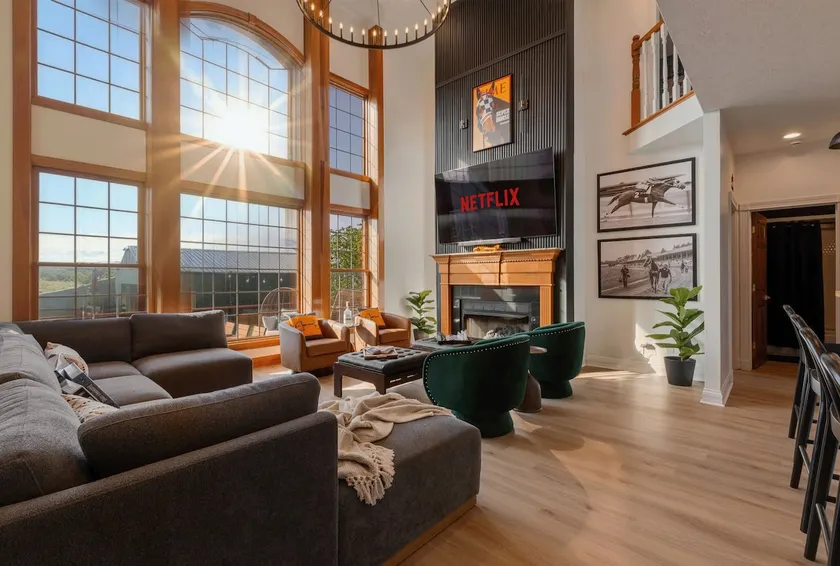 Triple Crown Estate | Bourbon Room | Spa | Pool - Image 1