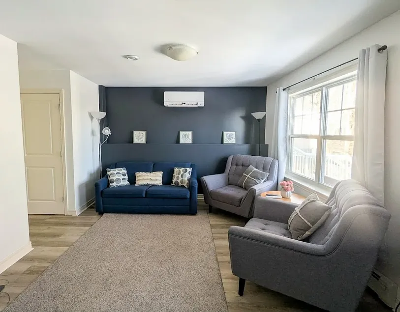 Cherry Tree Apt | North End Halifax | Free Parking - Image 1