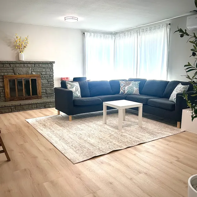Private Renton ranch with 8,000sf fenced yard - Image 1