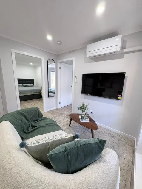 Modern 2BR Granny w Outdoor Near Stanhope Leisure - Image 1