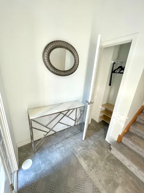 Townhouse in Whitby (no basemnt) - Image 1