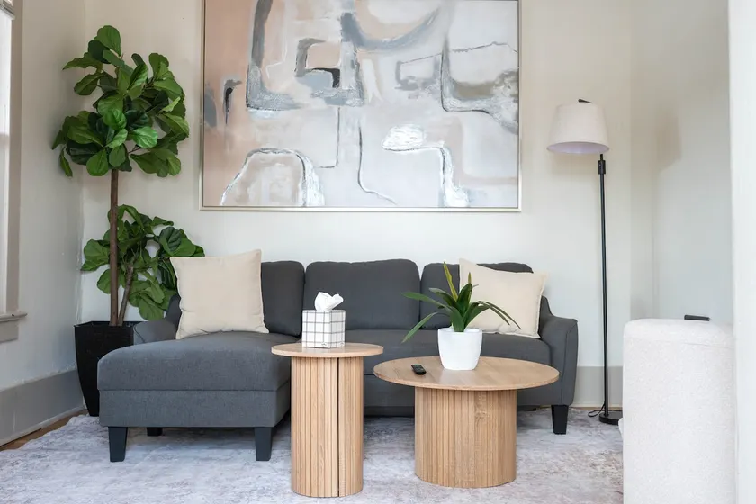 Furnished 2BR Historic Corn Hill - Image 1