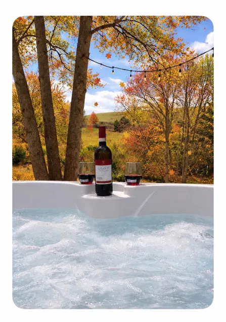 Couples Retreat! Hot Tub/ Fire Pit Outdoor TV Dogs - Image 1