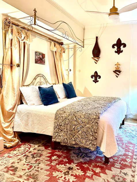 The Vintage Quarter Apartment - Image 1