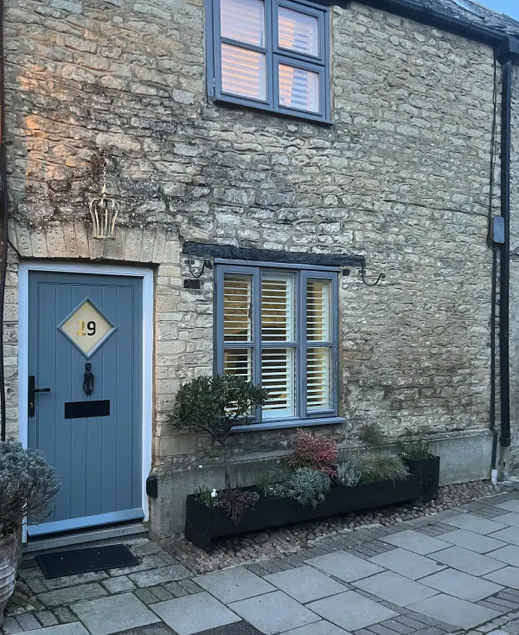 Crown Cottage - Image 1