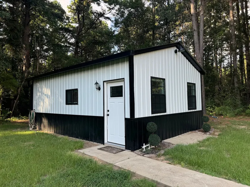 Modern Guest House - Image 1