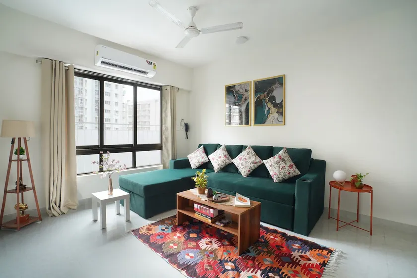 The Emerald Bloom, 2BHK Apt near Airport,Bkc&NMACC - Image 1