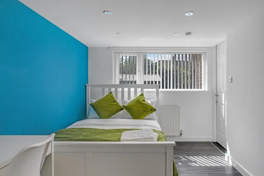 Luxury 5-bedroom home in Newcastle - Image 1