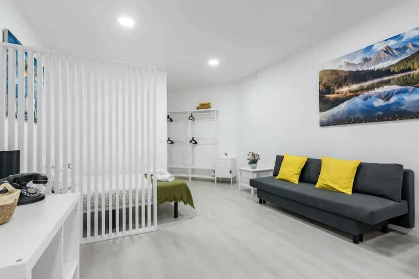 Apartment | New | Metro | Airport | Sleeps 4 - Image 1