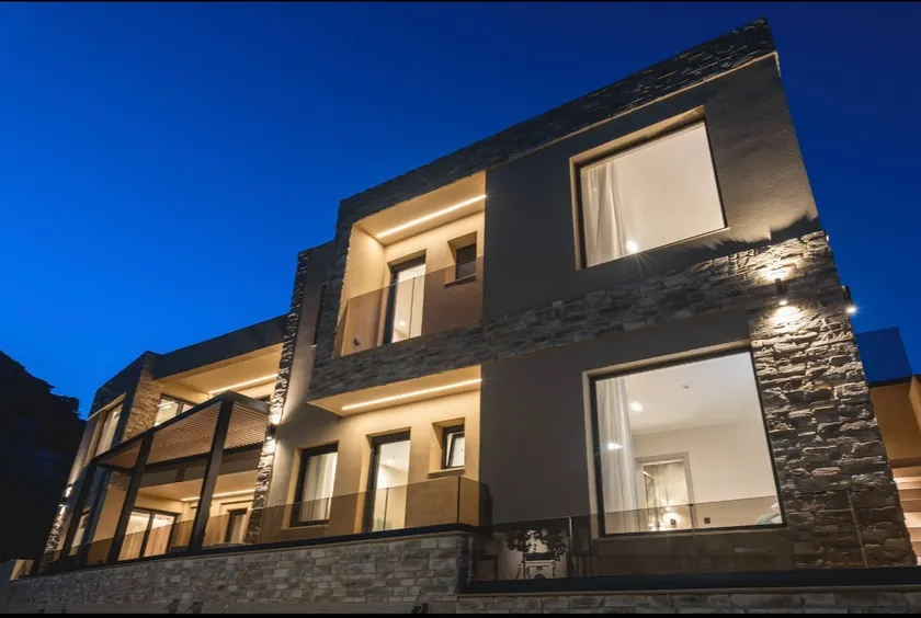 Aigialí Essence - Image 1