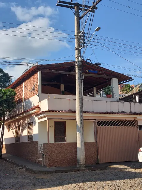 Duplex House in Descoberto, Minas Gerais - Image 1