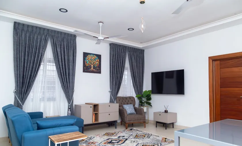 Luxury 2BR Apt Kitchen WiFi-7min From Labadi Beach - Image 1