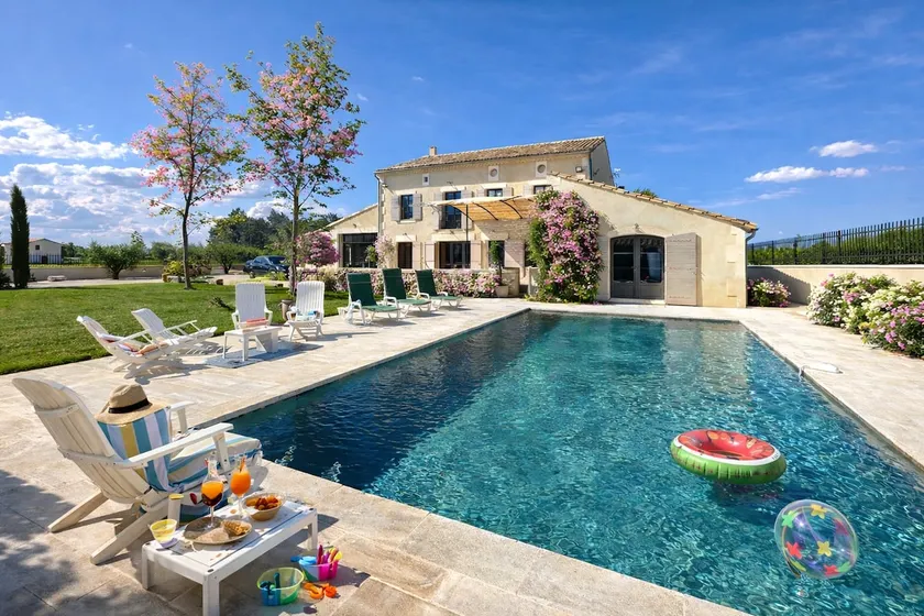 Farmhouse for 10 people with pool near St Rémy - Image 1
