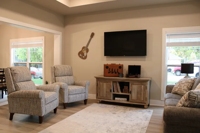 Relax and Unwind at the Note Pad - Image 1