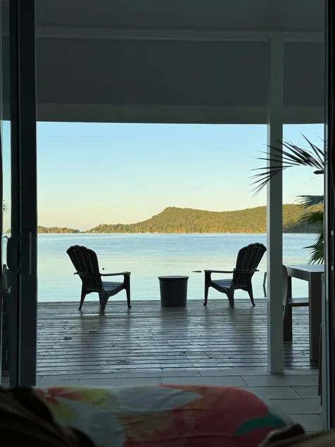 Bungalow water front - Image 1