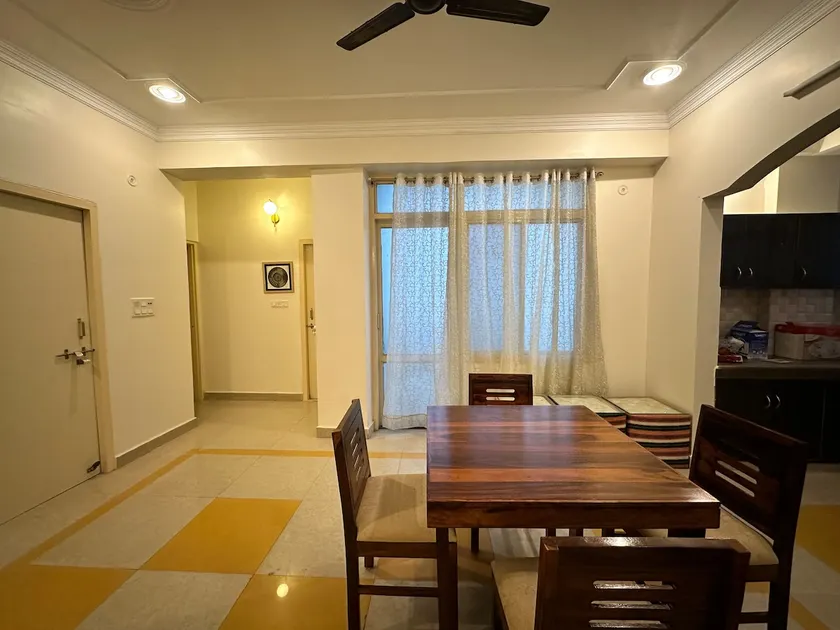 Premium 2BHK Near Airport (~10 Mins) & Metro - Image 1