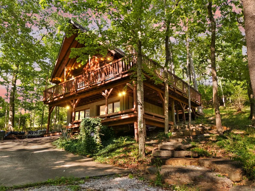 Kozy Log Cabin w/Sauna by Cincy - Image 1