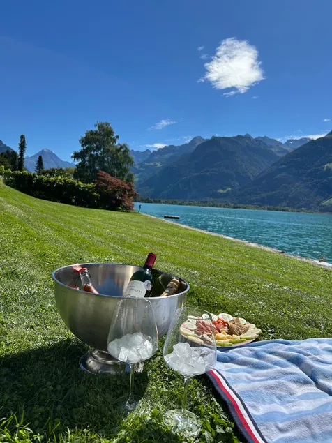 Luxury Lake Lucerne Retreat | Private Beach & SUP - Image 1