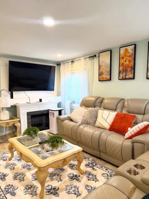 Relaxing and Convenient - Image 1