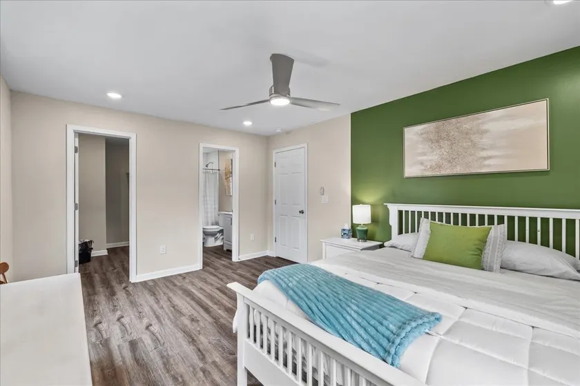 4 bedroom 2 bath home in the center for Roxboro - Image 1