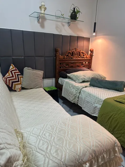 Centrally located tiny house with garage/patio and laundry - Image 1