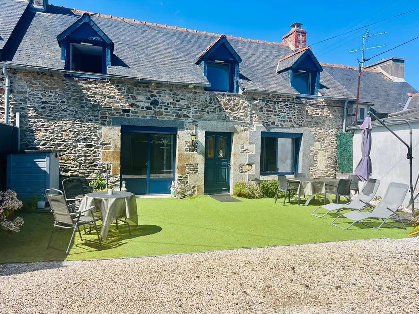 Breton farmhouse · Sea view · Beach & GR34 · Garden - Image 1
