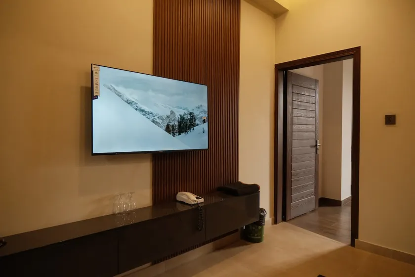Premium Two Bed Apartment 809 - Image 1