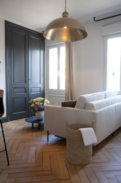 Haussmannian Apartment - Image 1