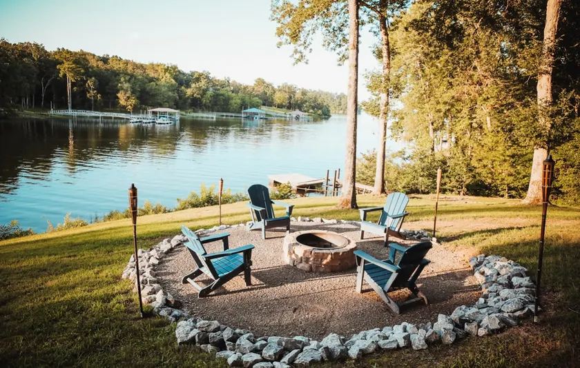 The lakefront Cottage - Image 1