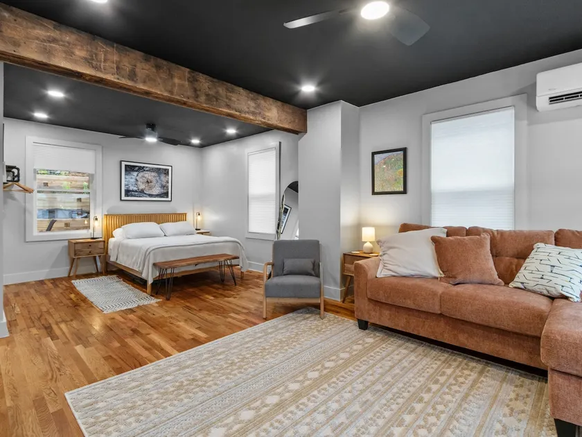 Studio 8 on Main - Image 1