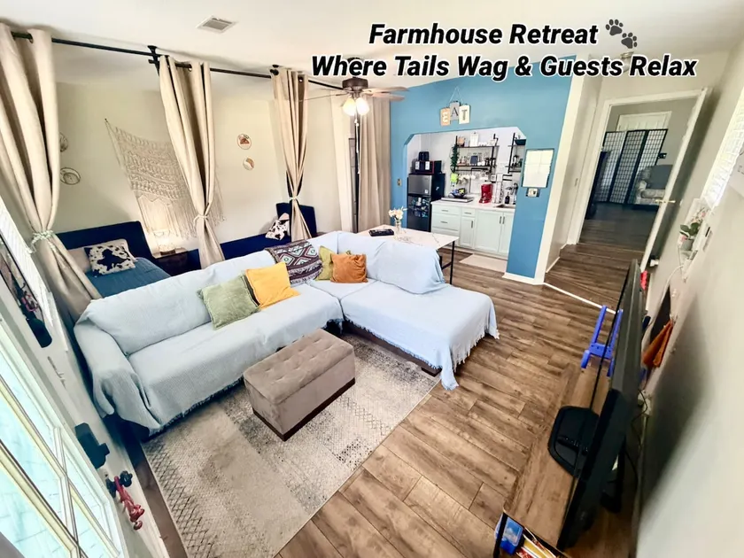 Your Cozy Farmhouse Retreat | 5 minutes to I-75 - Image 1