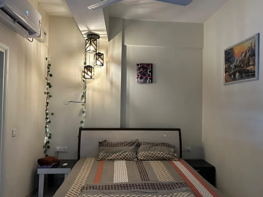 Nivaas | Cozy 1BHK Stay near Airport Road - Image 1