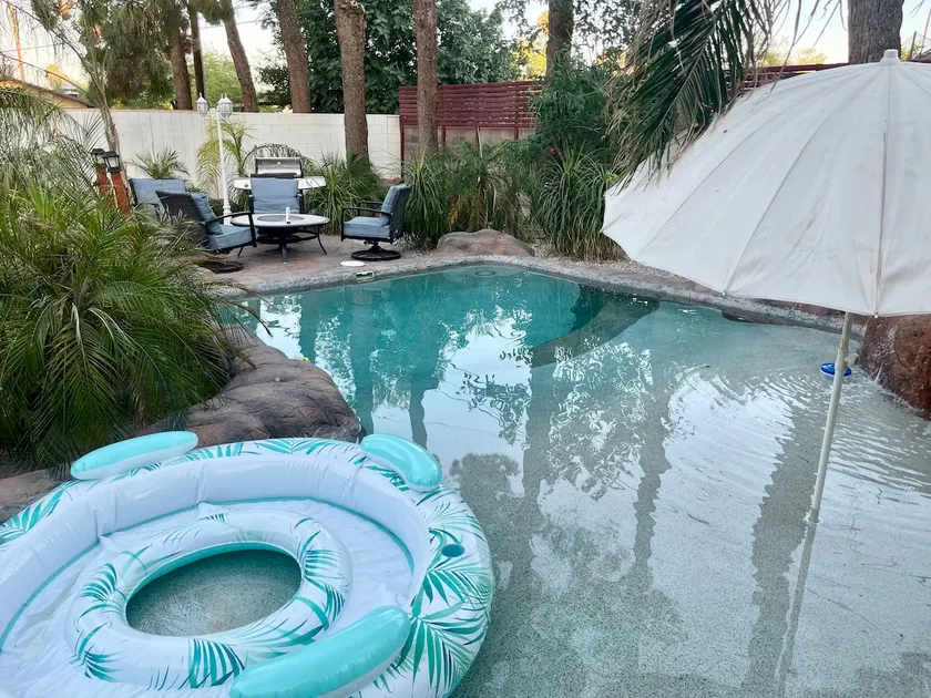 Oasis 3 Beds House Heated Pool/jacuzzi - Image 1