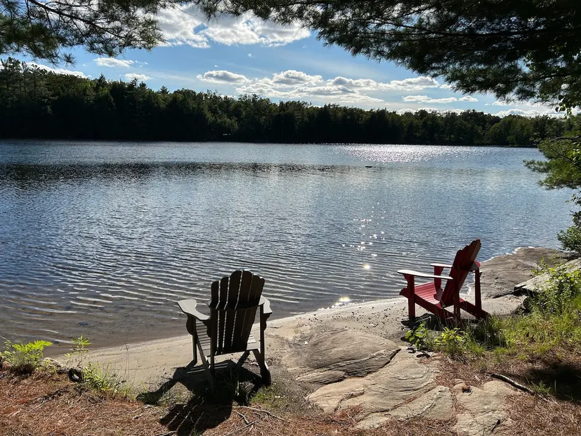 Lakefront Muskoka Escape with Dock, Beach & HotTub - Image 1