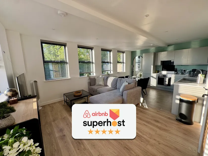 Free Parking | City Centre Luxury Apartment - Image 1